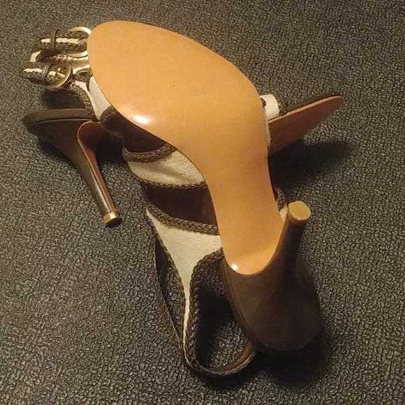 Tahari Heels - Picture 3 of 4